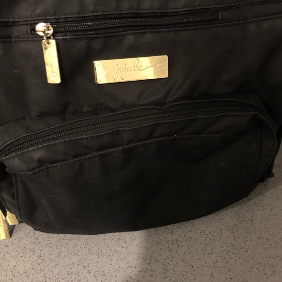 Jujube bff in black with gold accents